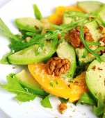 Salate de fructe cu avocado si nuci