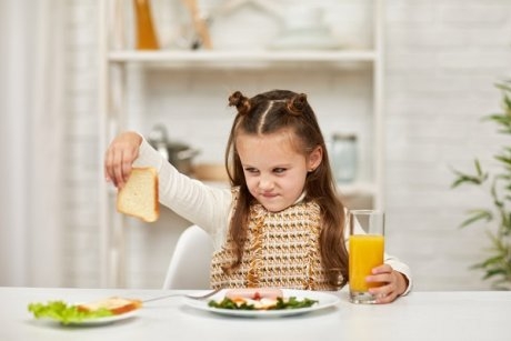 Există restricții alimentare pentru copiii diagnosticați cu autism?