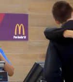 McDonalds accepta o noua modalitate de plata: Iubirea