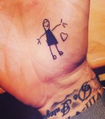 Adorabil! David Beckham si-a facut un nou tatuaj, inspirat de un desen al fetitei lui de 4 ani