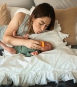 „Plânsul fantomă" la bebeluș sau atunci când oboseala și anxietatea postpartum se joacă grav cu mintea ta