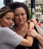 Un an de când Laura Cosoi a rămas orfană. Ce mesaj a transmis acum, în memoria mamei sale