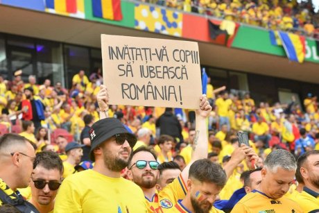 Învățați-vă copiii să iubească România!