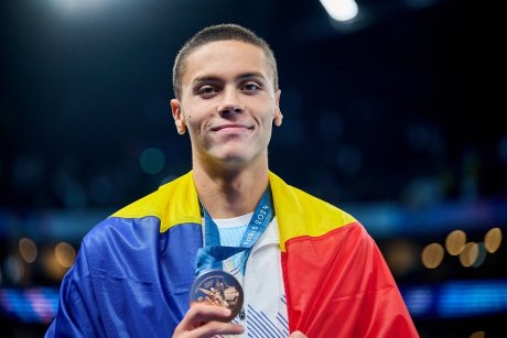 David Popovici este campion olimpic, dar se antrenează în condiții greu de imaginat. „Iarna se improvizează un balon în care ne-am obișnuit cu frigul"