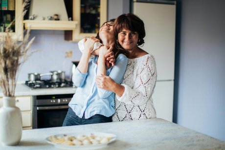 Cea mai importantă lecție de viață pe care am învățat-o de la mama: Să zâmbești indiferent de cât de greu îți e!