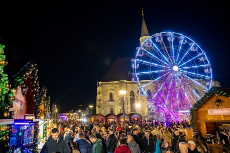 35 de lei pentru 2 sarmale la Târgul de Crăciun! Cât trebuie să scoată din buzunar părinții pentru distracția copiilor?