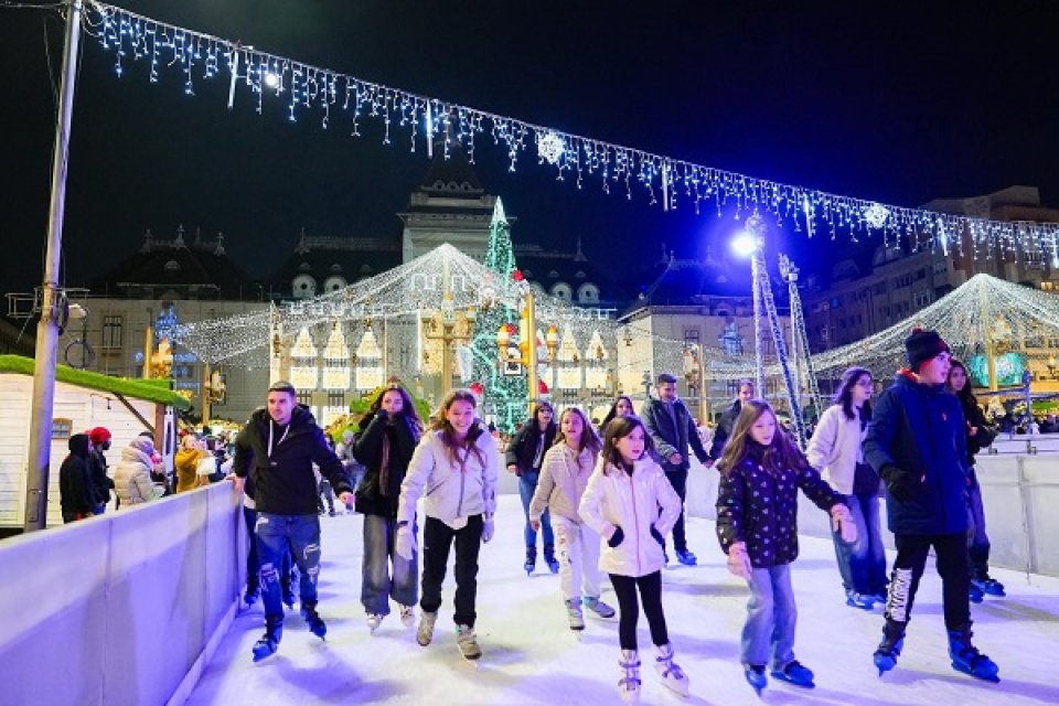 35 de lei pentru 2 sarmale la Târgul de Crăciun! Cât trebuie să scoată din buzunar părinții pentru patinoar?