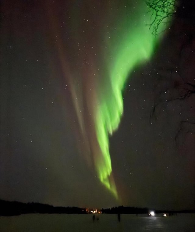 Adela Popescu și Radu Vâlcan au ajuns pe tărâmul lui Moș Crăciun. Nu este de mirare că au admirat și fascinanta auroră boreală!