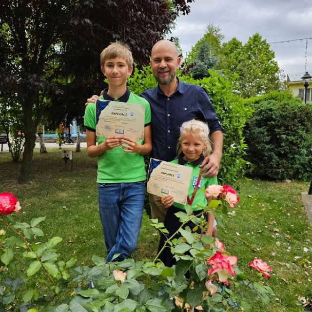 Cosmin Seleși este acum tată de băiat adolescent și mai are o fetiță dulce