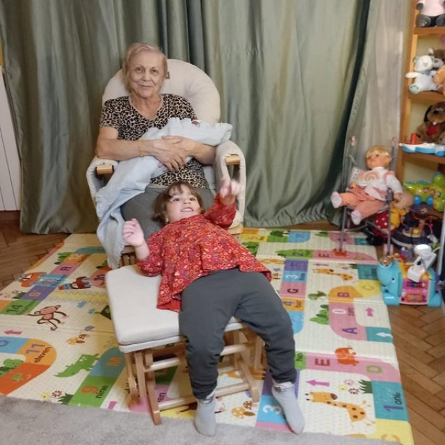 Tablou de familie perfect! Mama Cristinei Cioran o ajută în această perioadă dificilă