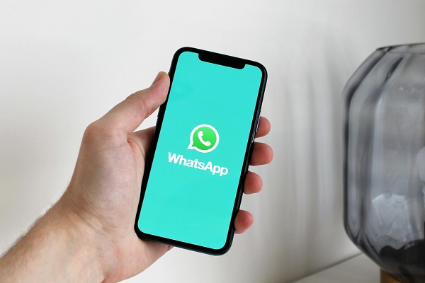 telefon cu whatsapp aplicatie de mesaje