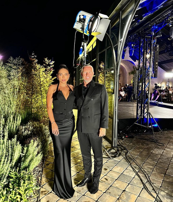 corina caciuc si laurentiu reghecampf imbracati elegant in negru la un eveniment