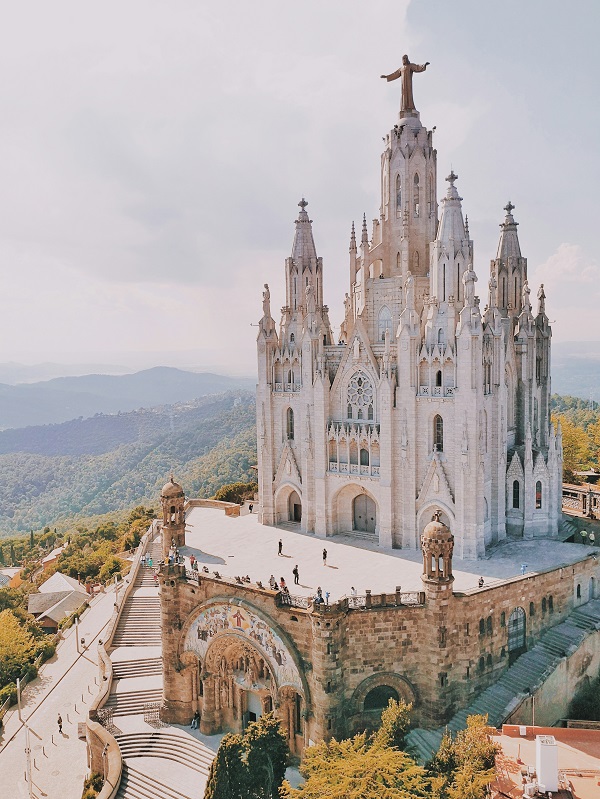 imagine biserica barcelona atractie turistica majora